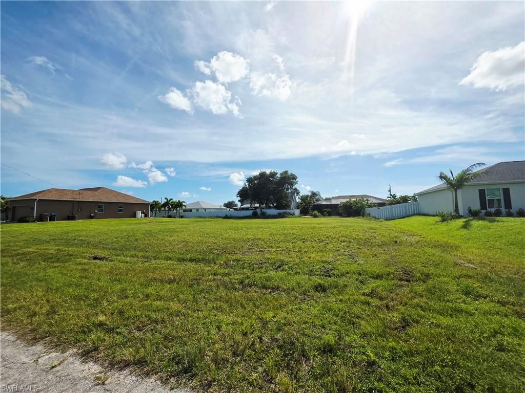 Image 8 of property listing at 1216 NW 14th PL, Cape Coral, FL 33993