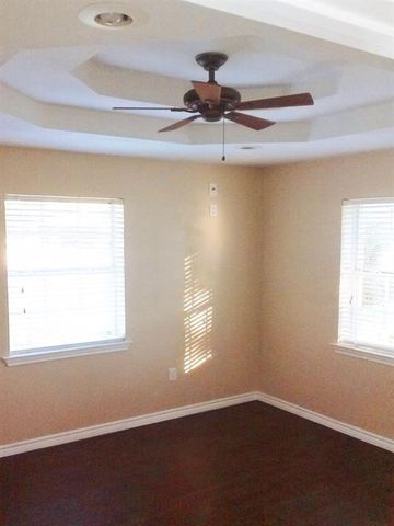 1111 N Houston Street, Royse City, TX 75189