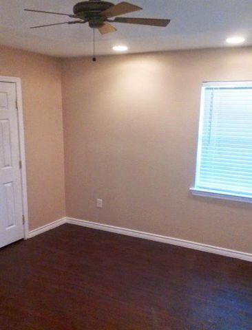 1111 N Houston Street, Royse City, TX 75189