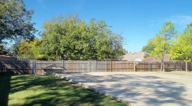 1111 N Houston Street, Royse City, TX 75189