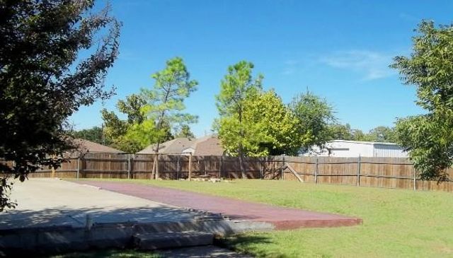 1111 N Houston Street, Royse City, TX 75189