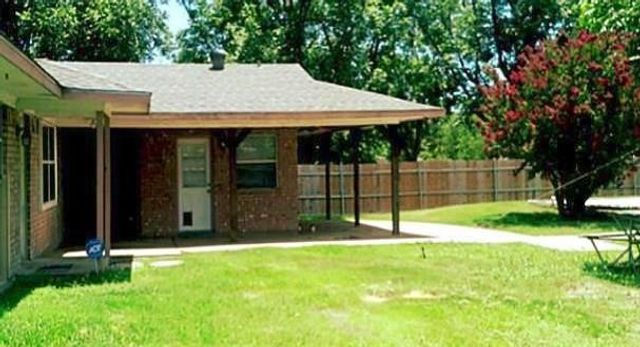 1111 N Houston Street, Royse City, TX 75189