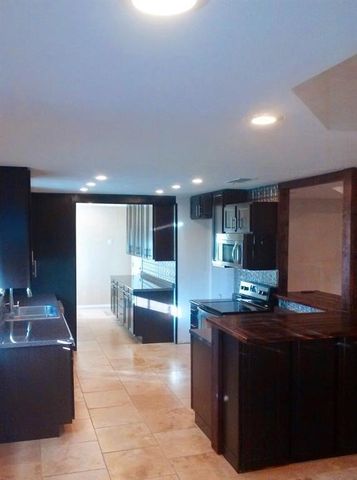 1111 N Houston Street, Royse City, TX 75189