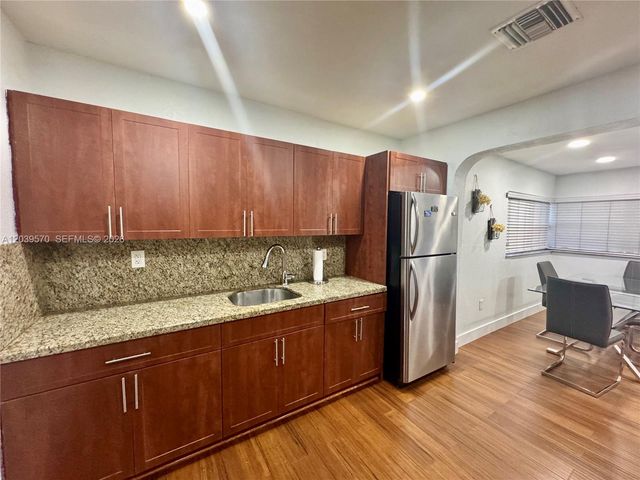 3010 N 73rd Ave, Hollywood, FL 33024