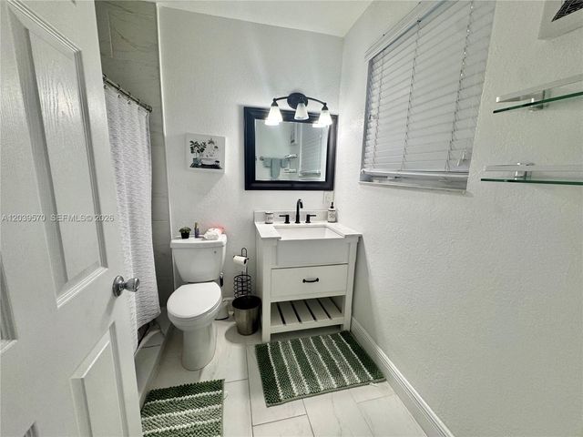 3010 N 73rd Ave, Hollywood, FL 33024