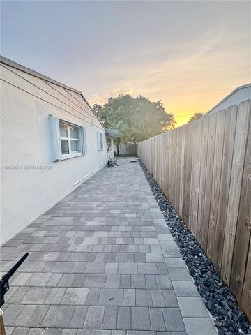 3010 N 73rd Ave, Hollywood, FL 33024