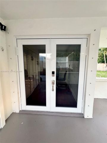 3010 N 73rd Ave, Hollywood, FL 33024
