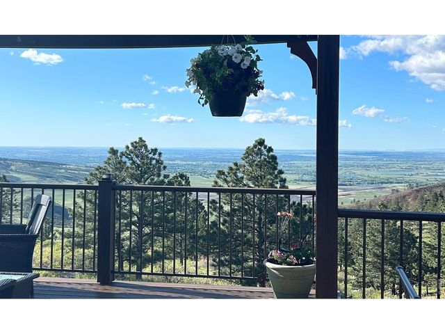 15757 Mossrock Ct, Longmont, CO 80503