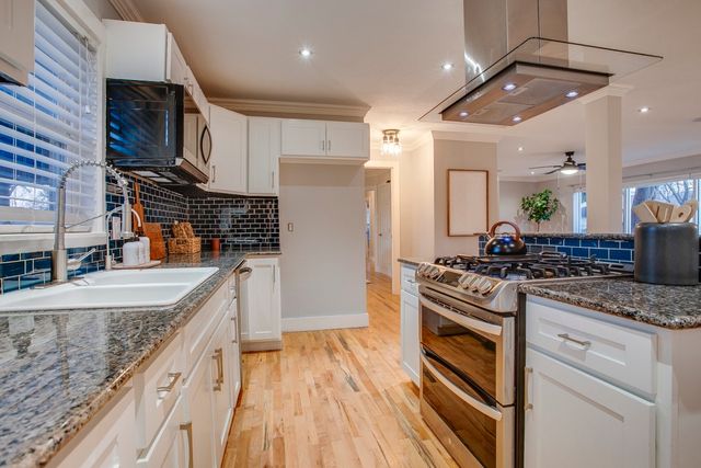 2415 Sunset Avenue, Dallas, TX 75211