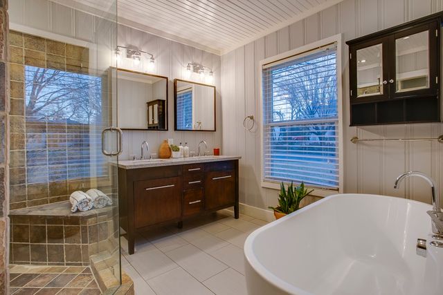 2415 Sunset Avenue, Dallas, TX 75211