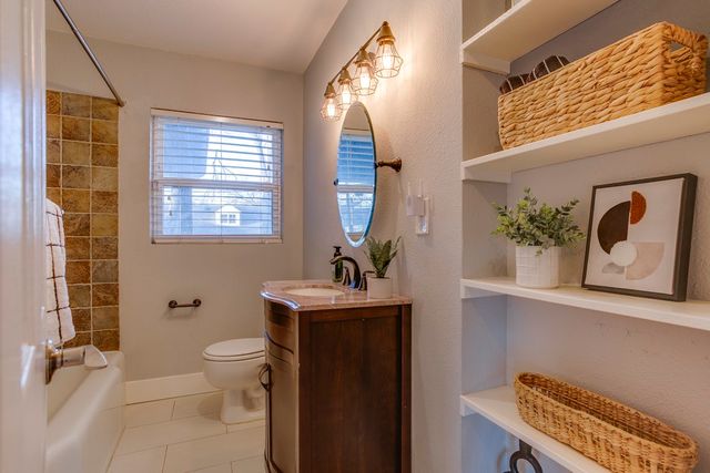 2415 Sunset Avenue, Dallas, TX 75211