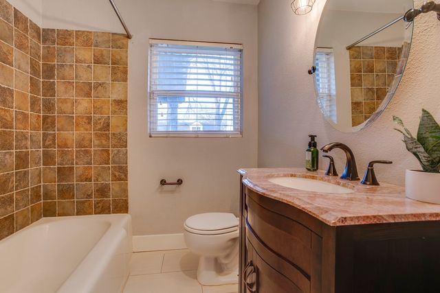 2415 Sunset Avenue, Dallas, TX 75211