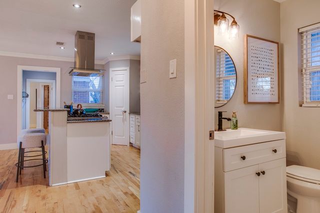 2415 Sunset Avenue, Dallas, TX 75211