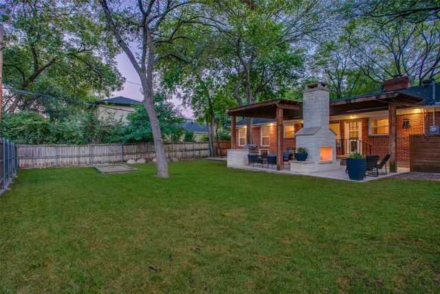 2415 Sunset Avenue, Dallas, TX 75211