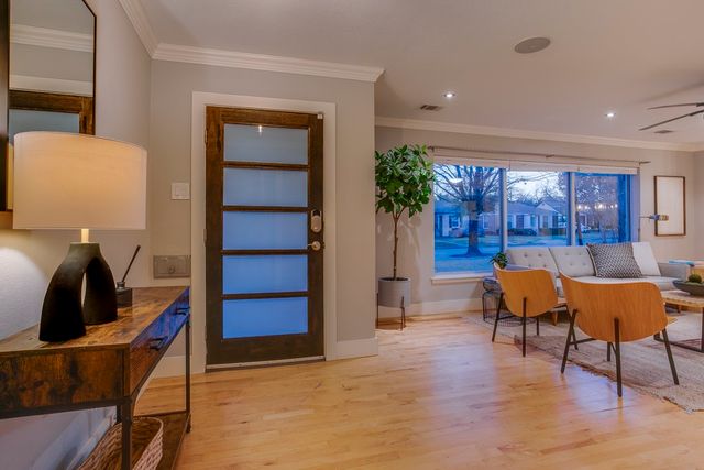 2415 Sunset Avenue, Dallas, TX 75211