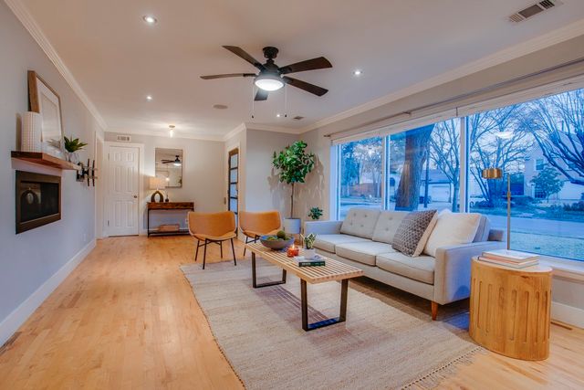 2415 Sunset Avenue, Dallas, TX 75211