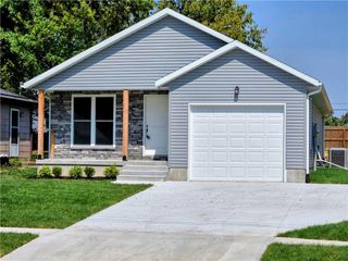 449 E Market Street, Warrensburg, MO 64093