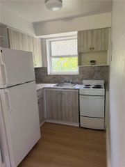 1465 W 28th St 4, Hialeah, FL 33010