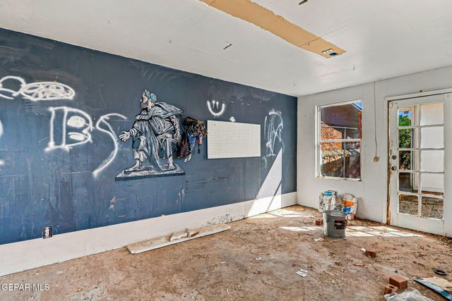 10705 SAIGON Drive, El Paso, TX 79925
