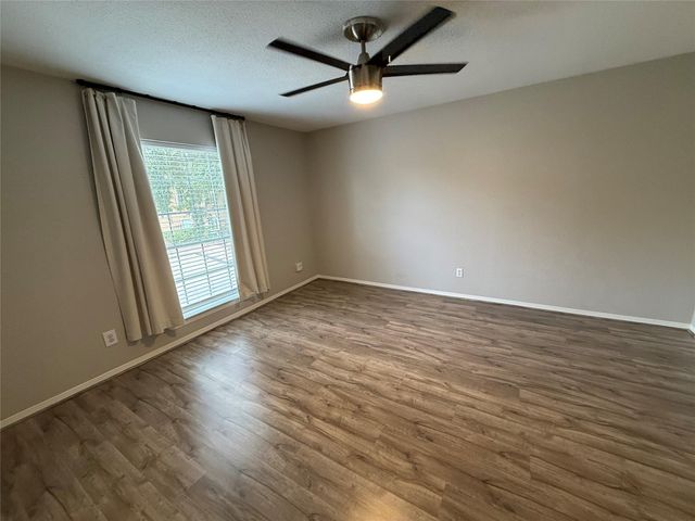 1880 White Oak Drive 182, Houston, TX 77009