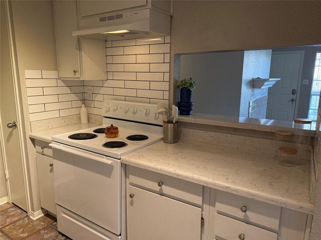 1880 White Oak Drive 182, Houston, TX 77009