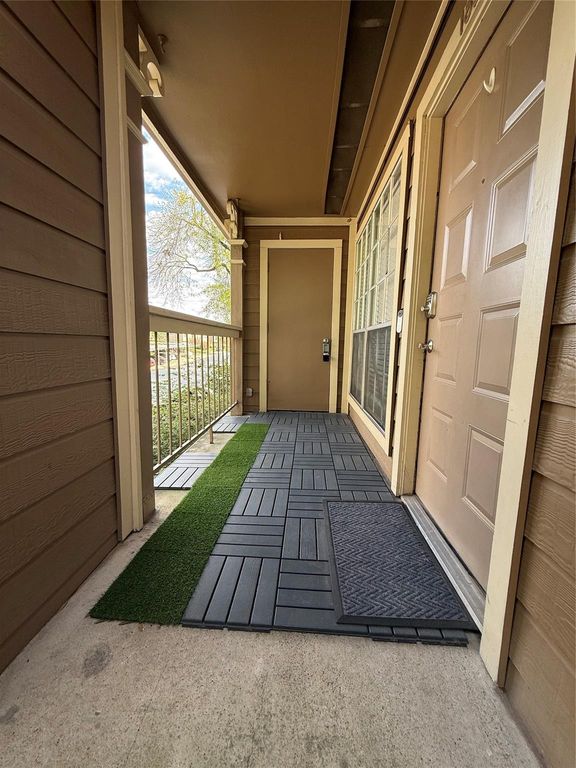 1880 White Oak Drive 182, Houston, TX 77009