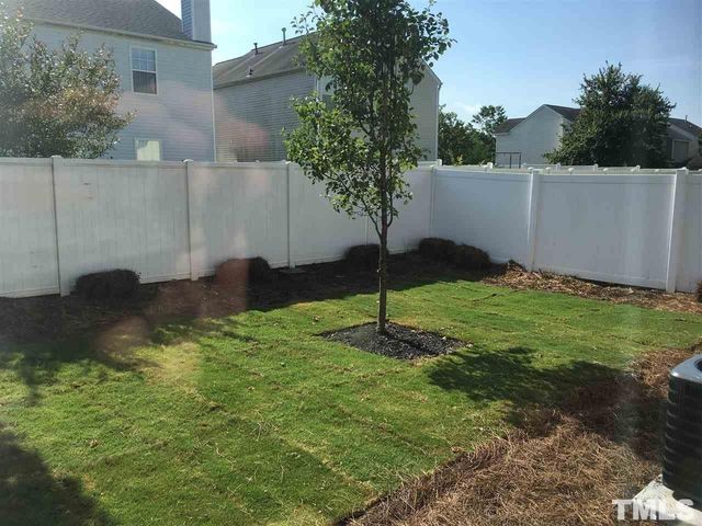 404 Commons Drive, Holly Springs, NC 27540