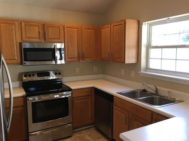 404 Commons Drive, Holly Springs, NC 27540
