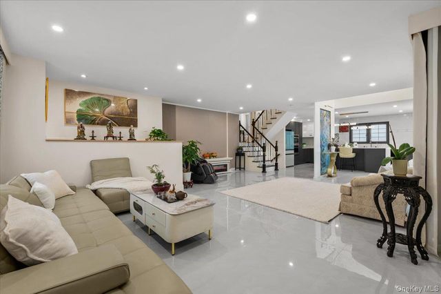 2 Elf Road, Syosset, NY 11791