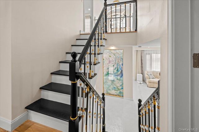 2 Elf Road, Syosset, NY 11791