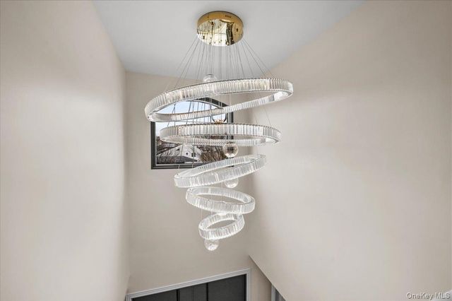 2 Elf Road, Syosset, NY 11791