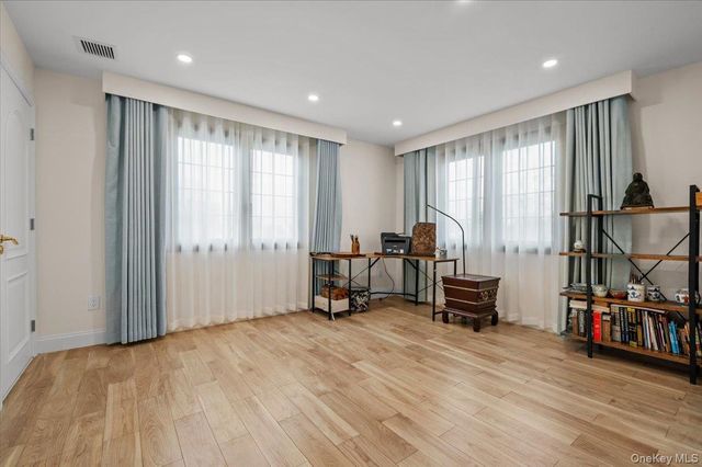 2 Elf Road, Syosset, NY 11791