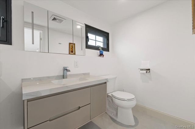 2 Elf Road, Syosset, NY 11791