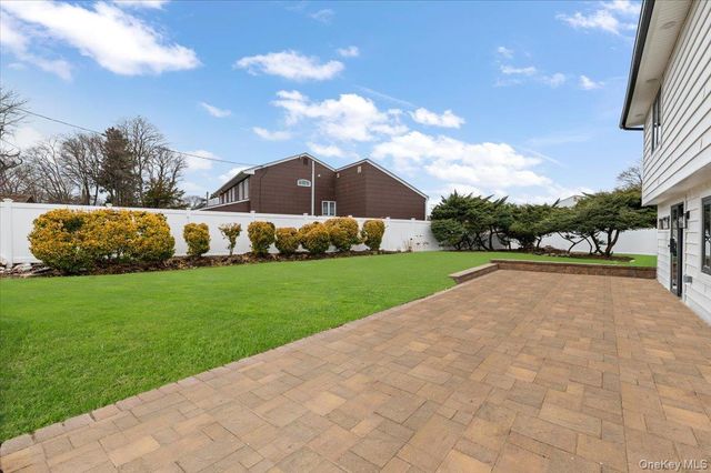 2 Elf Road, Syosset, NY 11791