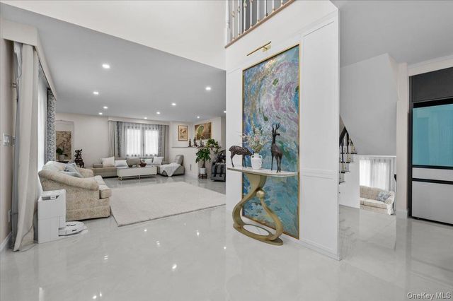 2 Elf Road, Syosset, NY 11791