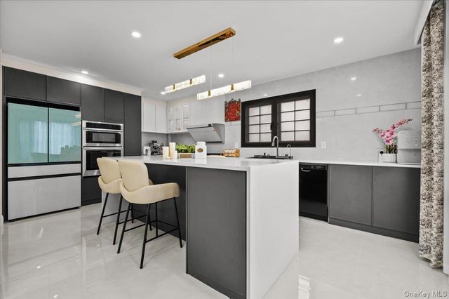 2 Elf Road, Syosset, NY 11791