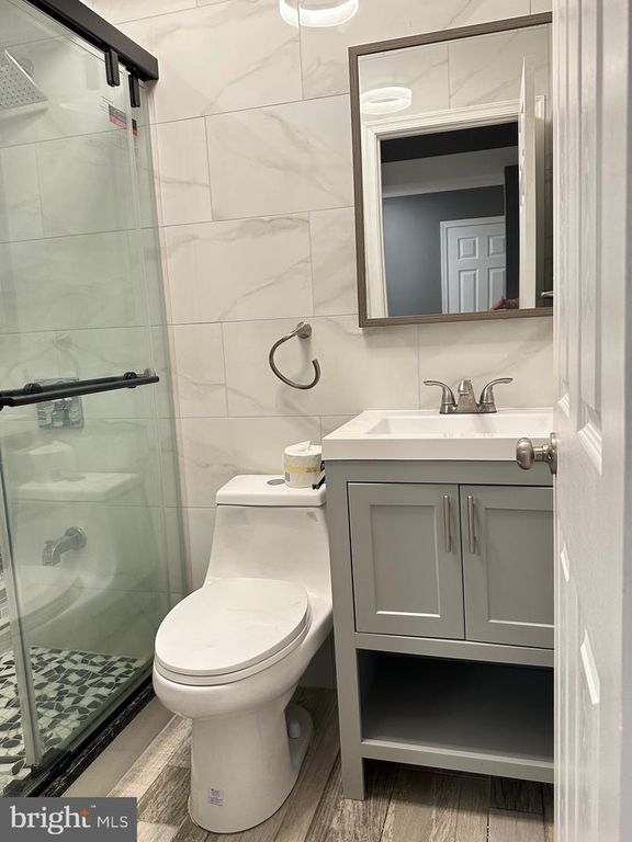 Image 12 of property listing at 1828-1828 CAPITOL AVE NE #A, Washington, DC 20002