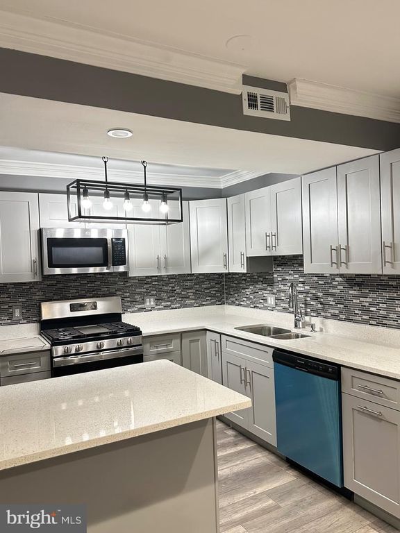 Image 2 of property listing at 1828-1828 CAPITOL AVE NE #A, Washington, DC 20002