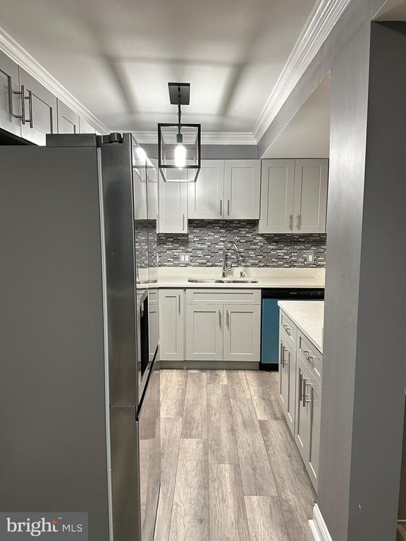 Image 3 of property listing at 1828-1828 CAPITOL AVE NE #A, Washington, DC 20002