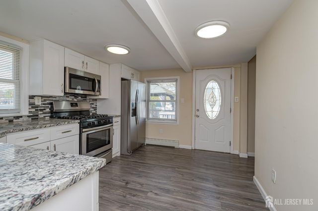 14 Elmer Avenue, Monroe, NJ 08831