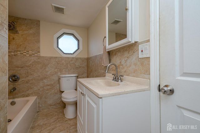 14 Elmer Avenue, Monroe, NJ 08831