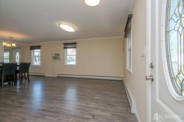 14 Elmer Avenue, Monroe, NJ 08831