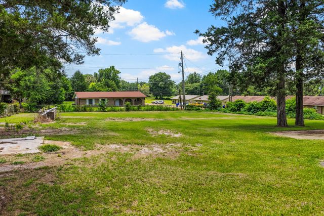 607 W Campbell, Linden, TX 75563