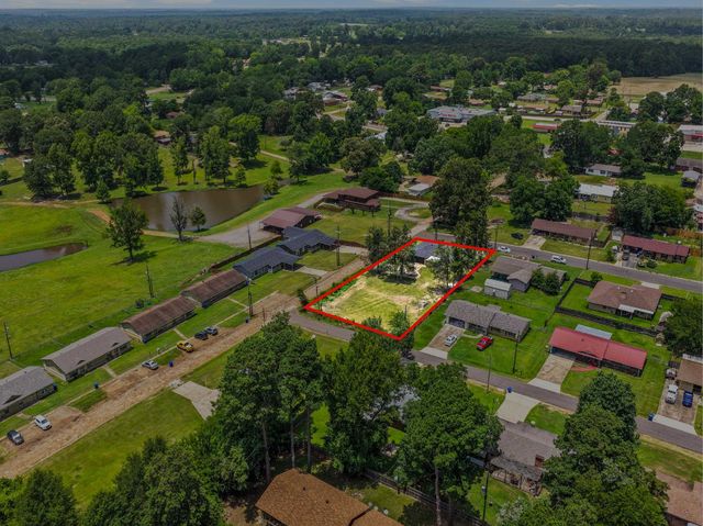 607 W Campbell, Linden, TX 75563
