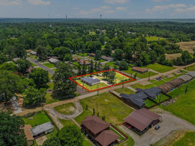 607 W Campbell, Linden, TX 75563