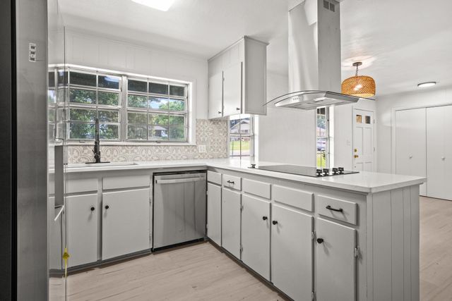 607 W Campbell, Linden, TX 75563