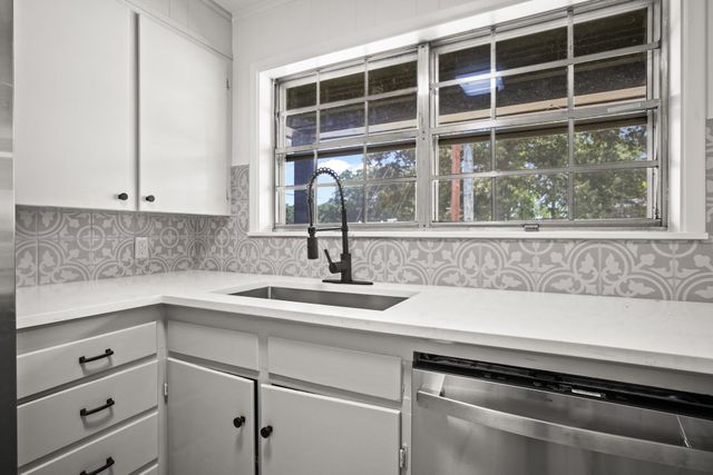 607 W Campbell, Linden, TX 75563