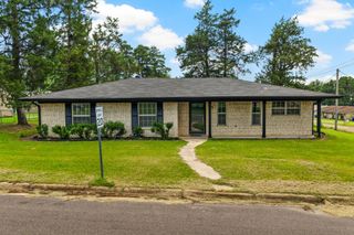 607 W Campbell, Linden, TX 75563