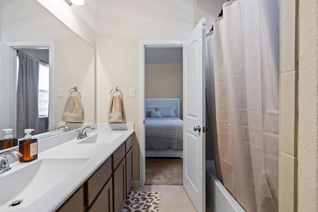 10616 Centre Shadows Drive, Houston, TX 77043