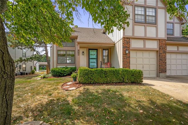 9001 W 121st Terrace, Overland Park, KS 66213